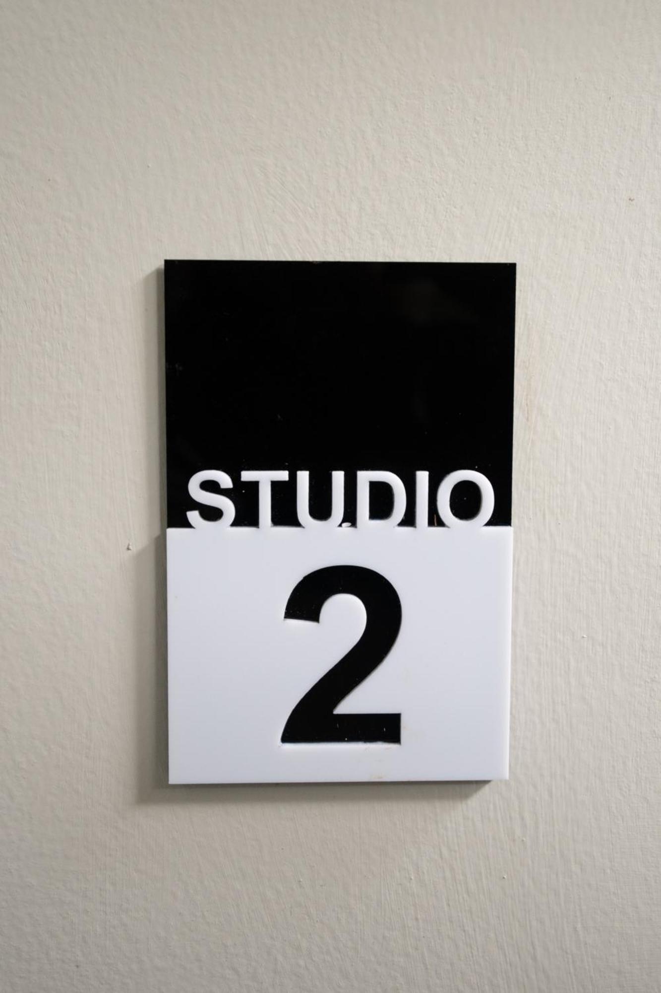 27 Apartemen